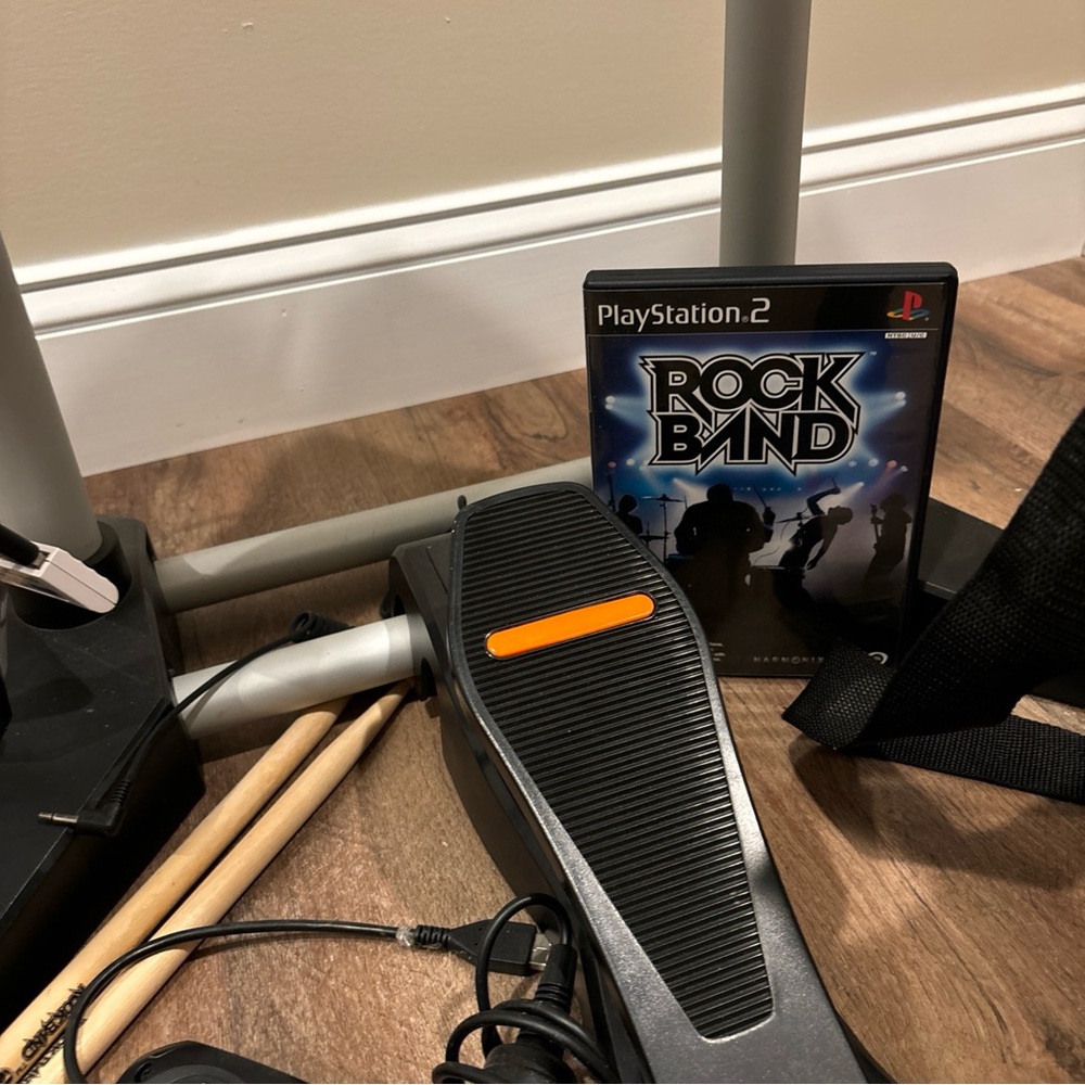 PlayStation 2 rock band game and instrument kit